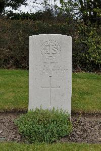 Harrogate (Stonefall) Cemetery - Clarke, Lenare Roxburghe